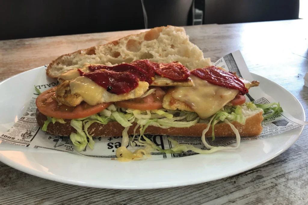 Bocadillo especial restaurante el Cubo Comarruga